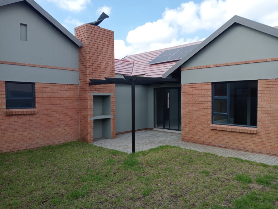 To Let 3 Bedroom Property for Rent in Somerton Estate Free State